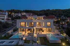 Acadia Beach Villas & Apartments, Slatine