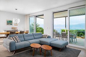 Acadia Beach Villas & Apartments, Slatine