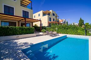 Acadia Beach Villas & Apartments, Slatine