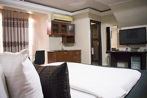 Primal Hotel