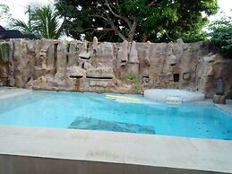 Assinie Weekend Lodge