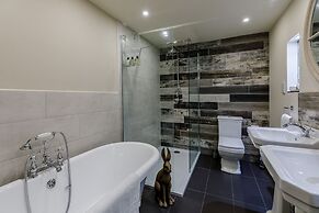 The Grousemoor Country House