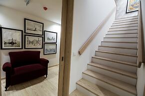 Praça 66 Guest House