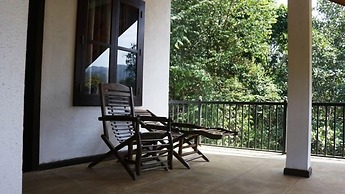 Birds Paradise Hotel