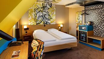 Swiss Chocolate Lausanne by Fassbind