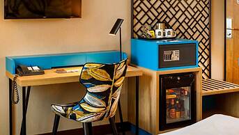 Swiss Chocolate Lausanne by Fassbind