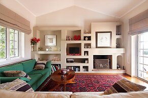 Oasis Pool House by GHH