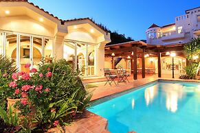 Oasis Pool House by GHH