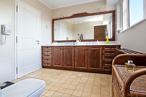 Oasis Pool House by GHH