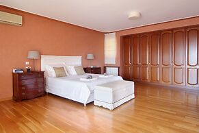 Oasis Pool House by GHH