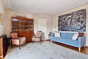 Oasis Pool House by GHH