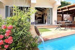 Oasis Pool House by GHH