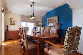 Oasis Pool House by GHH