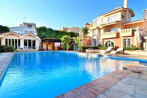 Oasis Pool House by GHH