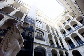 Budapest Easy Flat - Penthouse Basilica