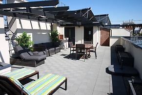 Budapest Easy Flat - Penthouse Basilica