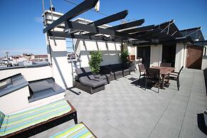 Budapest Easy Flat - Penthouse Basilica