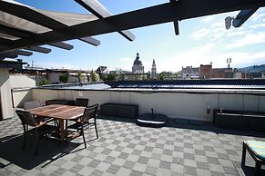 Budapest Easy Flat - Penthouse Basilica