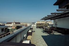 Budapest Easy Flat - Penthouse Basilica
