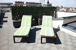 Budapest Easy Flat - Penthouse Basilica