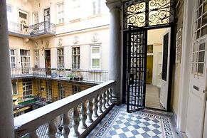 Budapest Easy Flat - Teresa Lux Apartment