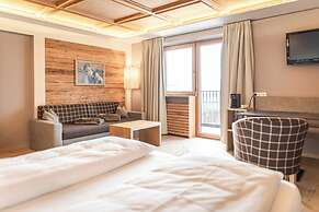 Maraias Luxury Suites & Apartments
