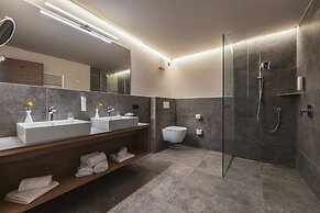 Maraias Luxury Suites & Apartments