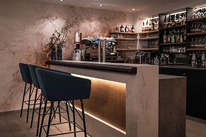 Maraias Luxury Suites & Apartments