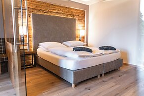 Maraias Luxury Suites & Apartments