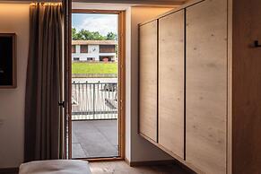 Maraias Luxury Suites & Apartments