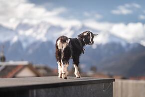 Maraias Luxury Suites & Apartments