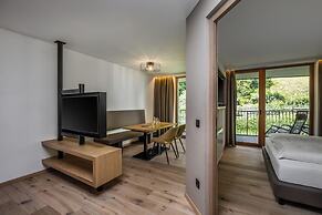 Maraias Luxury Suites & Apartments