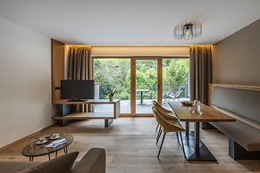 Maraias Luxury Suites & Apartments