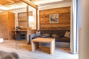 Maraias Luxury Suites & Apartments