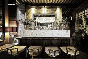 The Cow Hollow Hotel