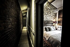 The Cow Hollow Hotel