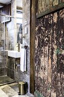 The Cow Hollow Hotel