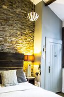 The Cow Hollow Hotel