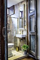 The Cow Hollow Hotel