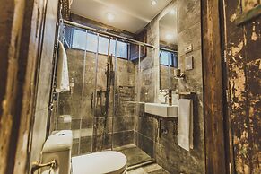 The Cow Hollow Hotel