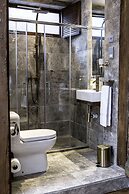 The Cow Hollow Hotel