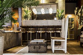 The Cow Hollow Hotel