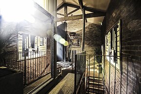 The Cow Hollow Hotel