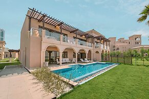 Royal Saray Resort