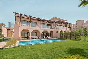 Royal Saray Resort