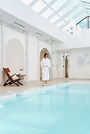 Royal Saray Resort