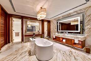 Royal Saray Resort