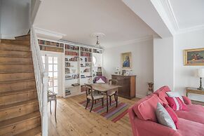 Traditional Home in Kew Gardens