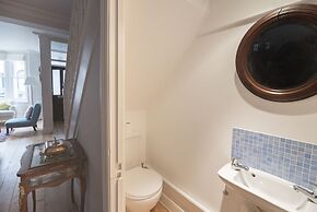 Traditional Home in Kew Gardens