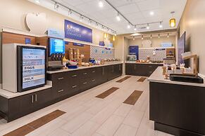 Holiday Inn Express And Suites Lake Havasu - London Bridge by IHG